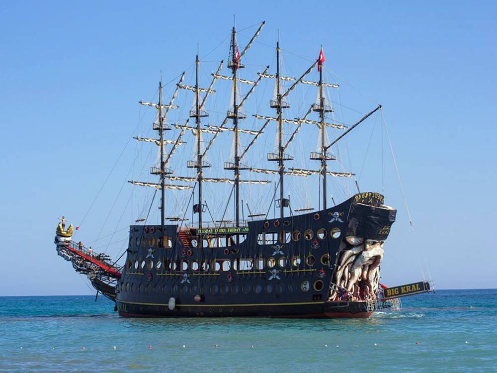 Пиратская Яхта в Мармарисе