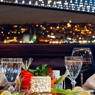 Ужин и Круиз по ночному Босфору в Стамбуле
