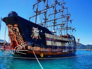 Прогулка на пиратской яхте BIG KRAL в Сиде