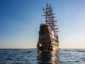 Прогулка на пиратской яхте BIG KRAL из Анталии