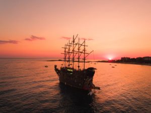 Прогулка на пиратской яхте BIG KRAL из Анталии