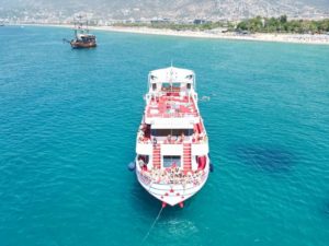 Прогулка на яхте Нептун в Алании